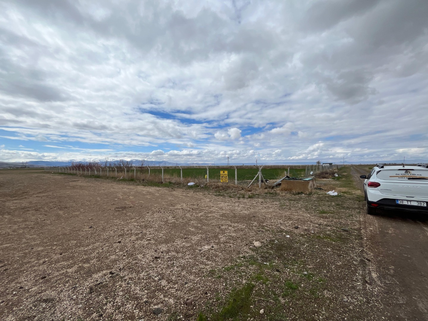 KAYSERİ DEVELİ SİNDELHÖYÜK MAHALLESİ İLİPINAR YOLUNDA SATILIK MEYVE BAHÇESİ